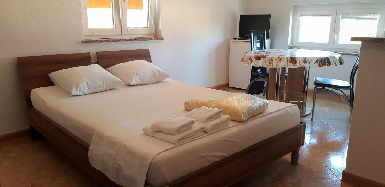 Apartmani Citrus Novigrad Filipac ภายนอก รูปภาพ